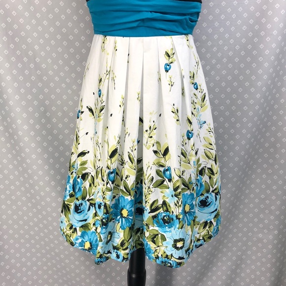 Formal Dress - Picture 2 of 7